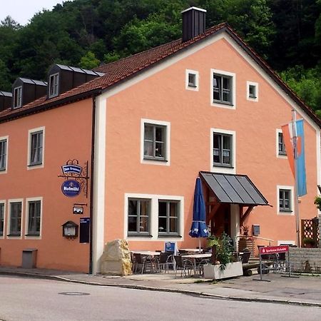 Gasthof Zum Brunnen Mörnsheim Exterior foto